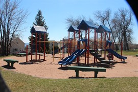 Hillsidesportcourtpark2012playground 270X180