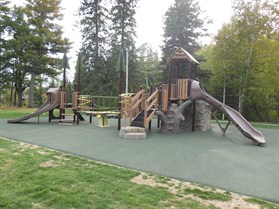 Lesterpark2012playground 279X209