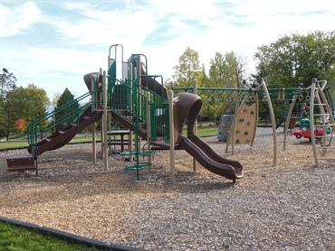 Morleyheights2012playground3 370X278