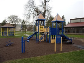 Morganpark2015playground2 279X209