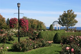 Rosegarden2007view2 279X186