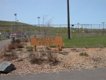 Wheelerfield2003sign 349X262