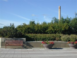 Lakeplacepark2001benches 269X202