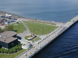 Canalpark1998people 269X202